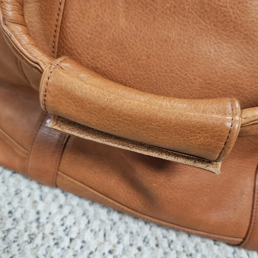 Promotional Canyon Outback Leather Goods  Golden‎ Brown Leather Dufflel  Travel